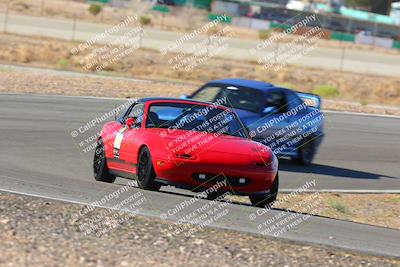 media/Oct-01-2022-Team Topak Racing (Sat) [[f860fb51be]]/2-Inter Low 2/session 1 turn 3/